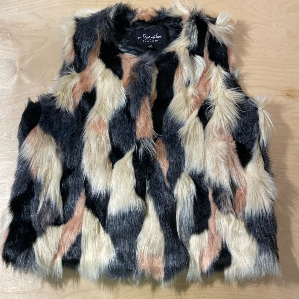 Outdoor Edition by Parkhurst Faux Fur Vest in Black, Pink and White XL (LD) - Picture 2 of 16